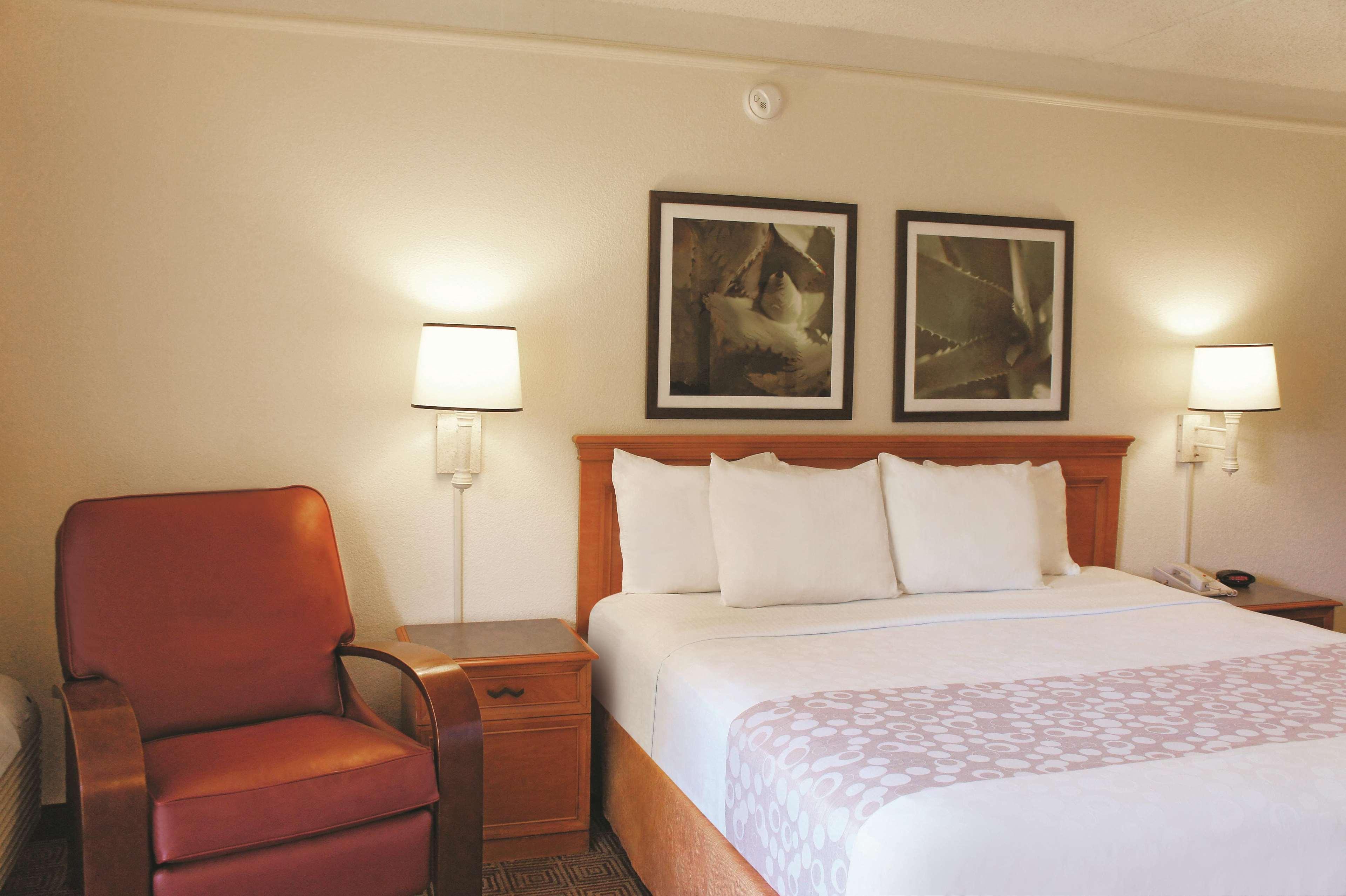 Baymont By Wyndham Houston La Porte Exterior photo