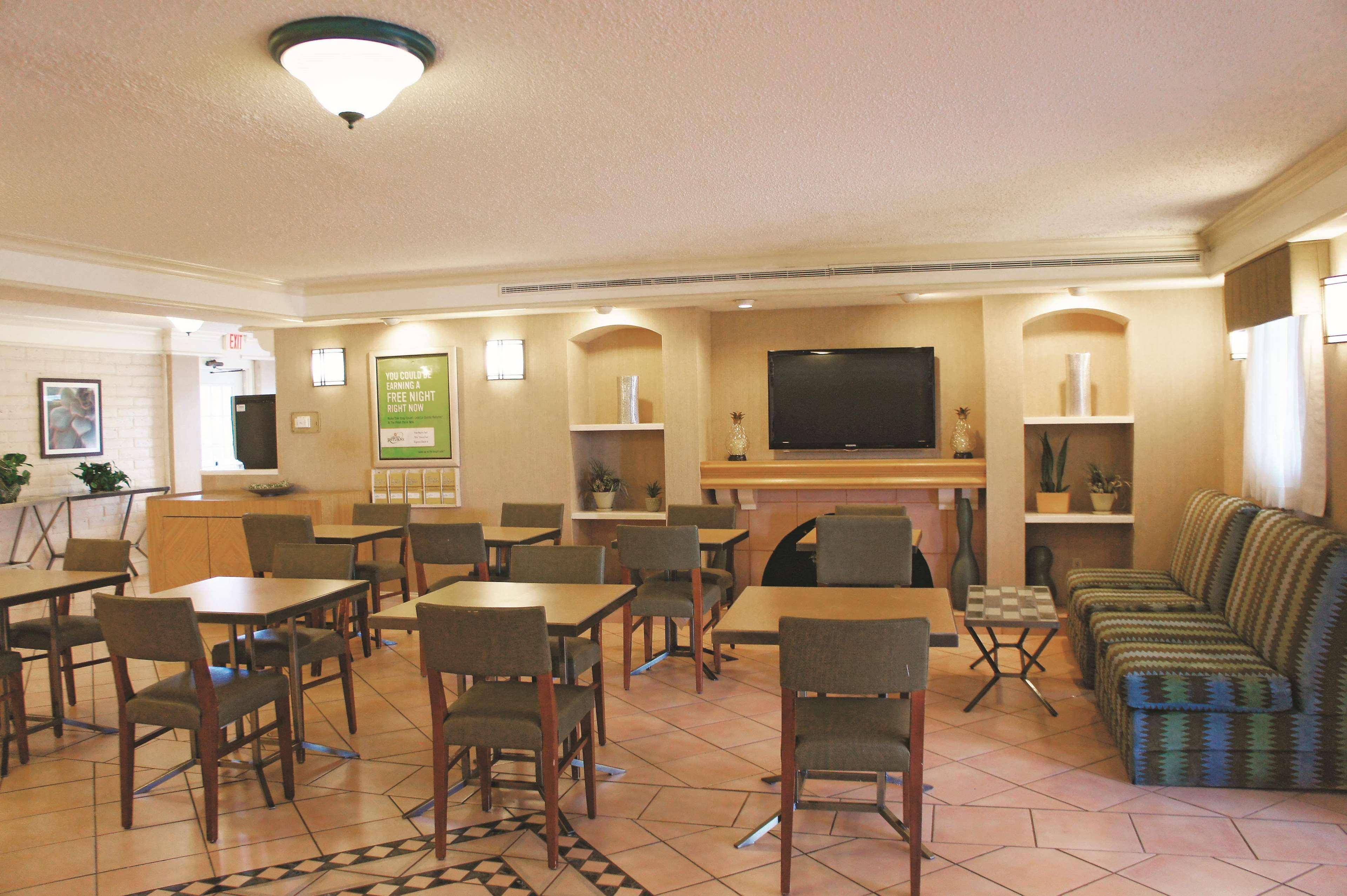 Baymont By Wyndham Houston La Porte Exterior photo