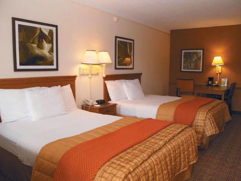 Baymont By Wyndham Houston La Porte Exterior photo